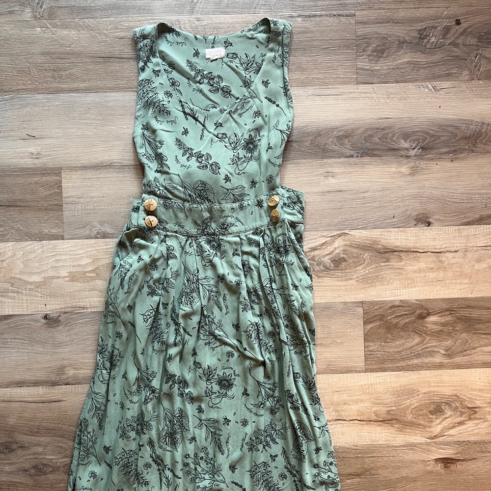 Field Day Handmade Herbal Dress in Green Size M
